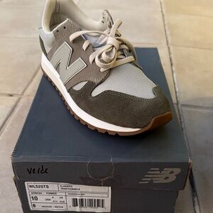 New Balance Women's Sneakers in Olive and Cream